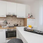 شقة Danijela