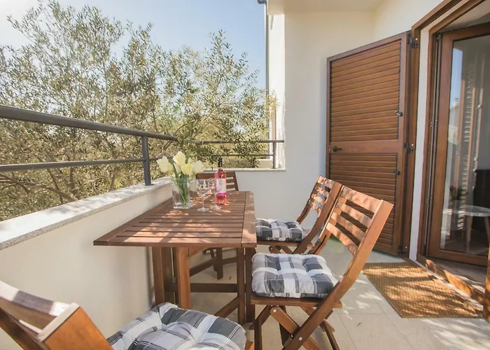 Danijela * Brodarica (Sibenik-Knin)