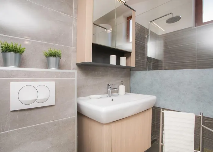 Danijela * Brodarica (Sibenik-Knin)